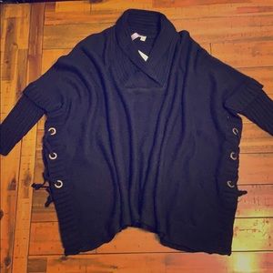 Alya / Francesca’s Oversized Black sweater